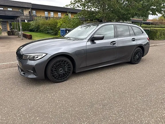 BMW 330E