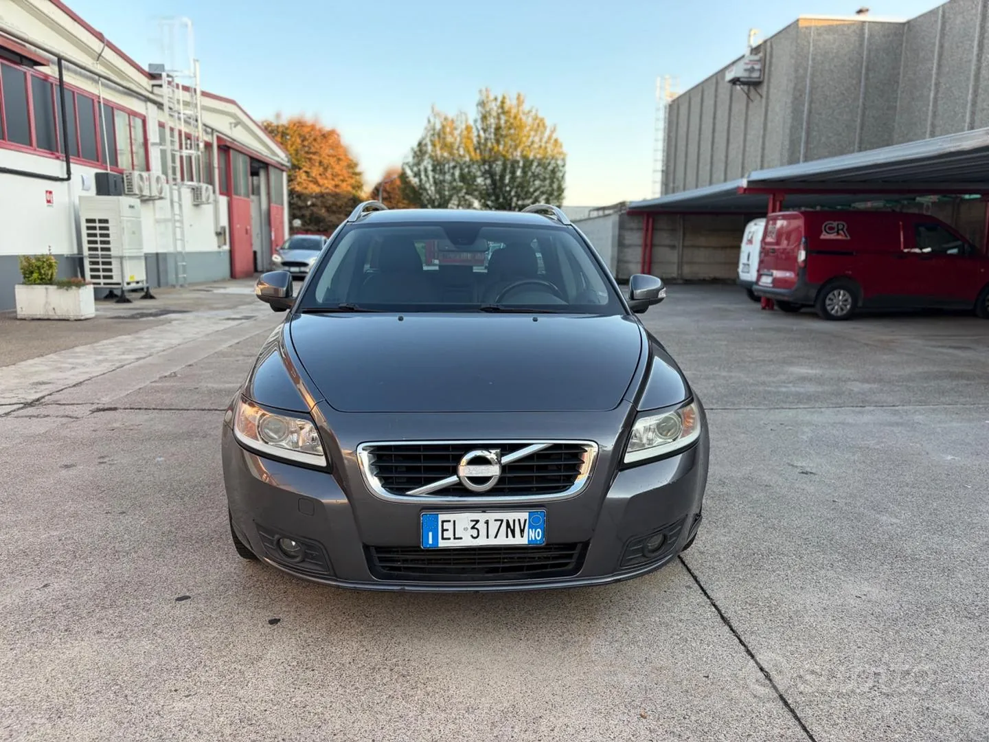 Volvo V50 2012 photo 2