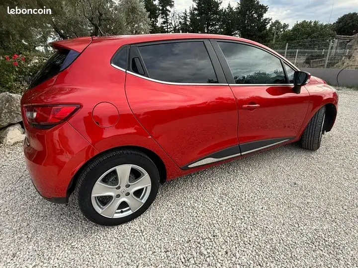Renault Clio 2016 photo 2