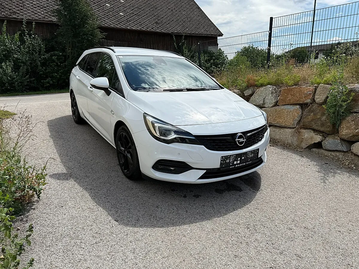 Opel Astra 2020 photo 2