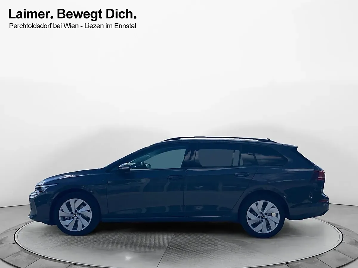 Volkswagen Golf 2026 photo 2