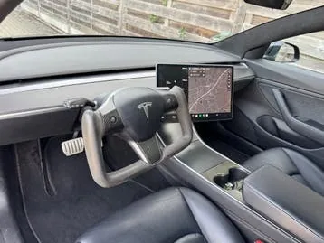 Tesla Model 3 2020 photo 3