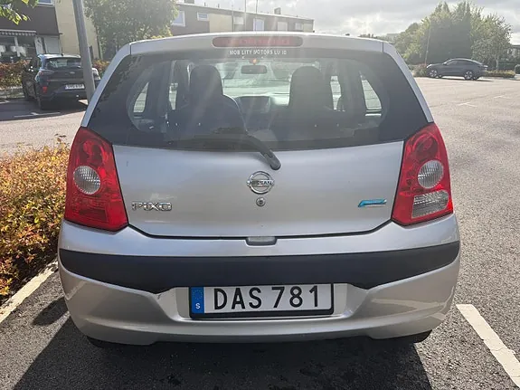 Nissan Pixo 2010 photo 2
