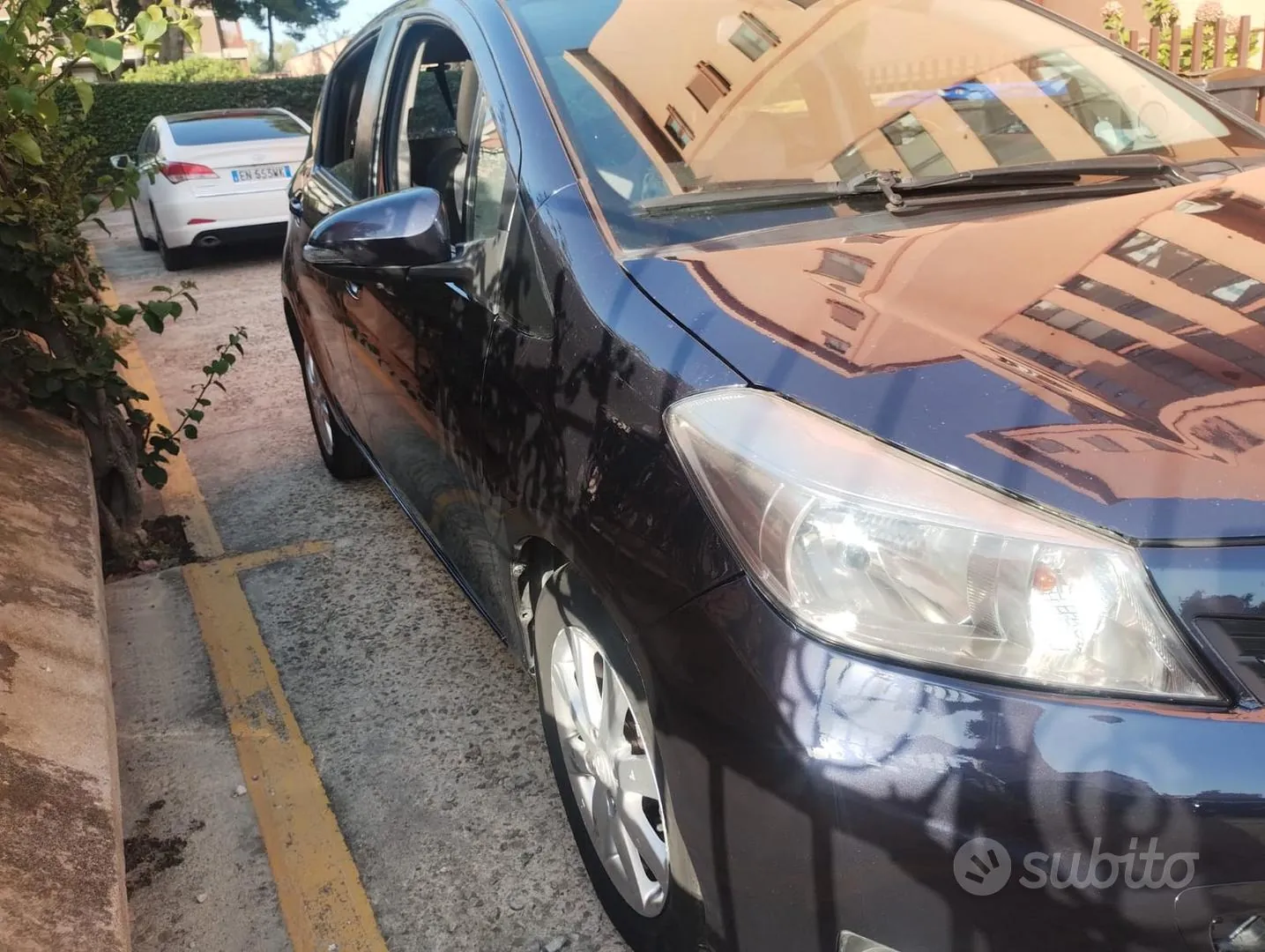Toyota Yaris 2012 photo 4