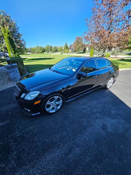Mercedes-Benz E-Class 2011 photo 2