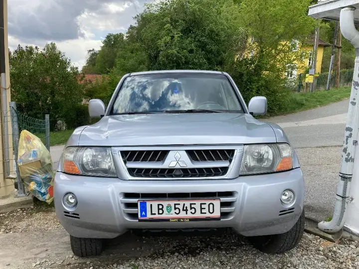 Mitsubishi Pajero 2006 photo 2
