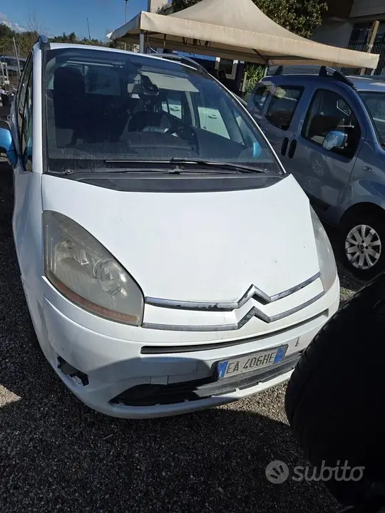 Citroen C4 Picasso 2010 photo 4
