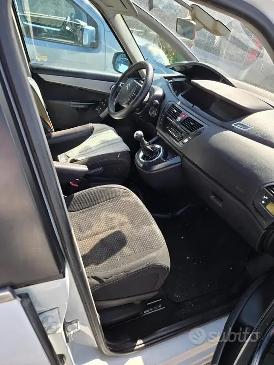 Citroen C4 Picasso 2010 photo 5
