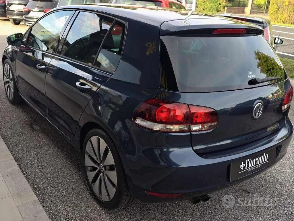 Volkswagen Golf 2010 photo 5