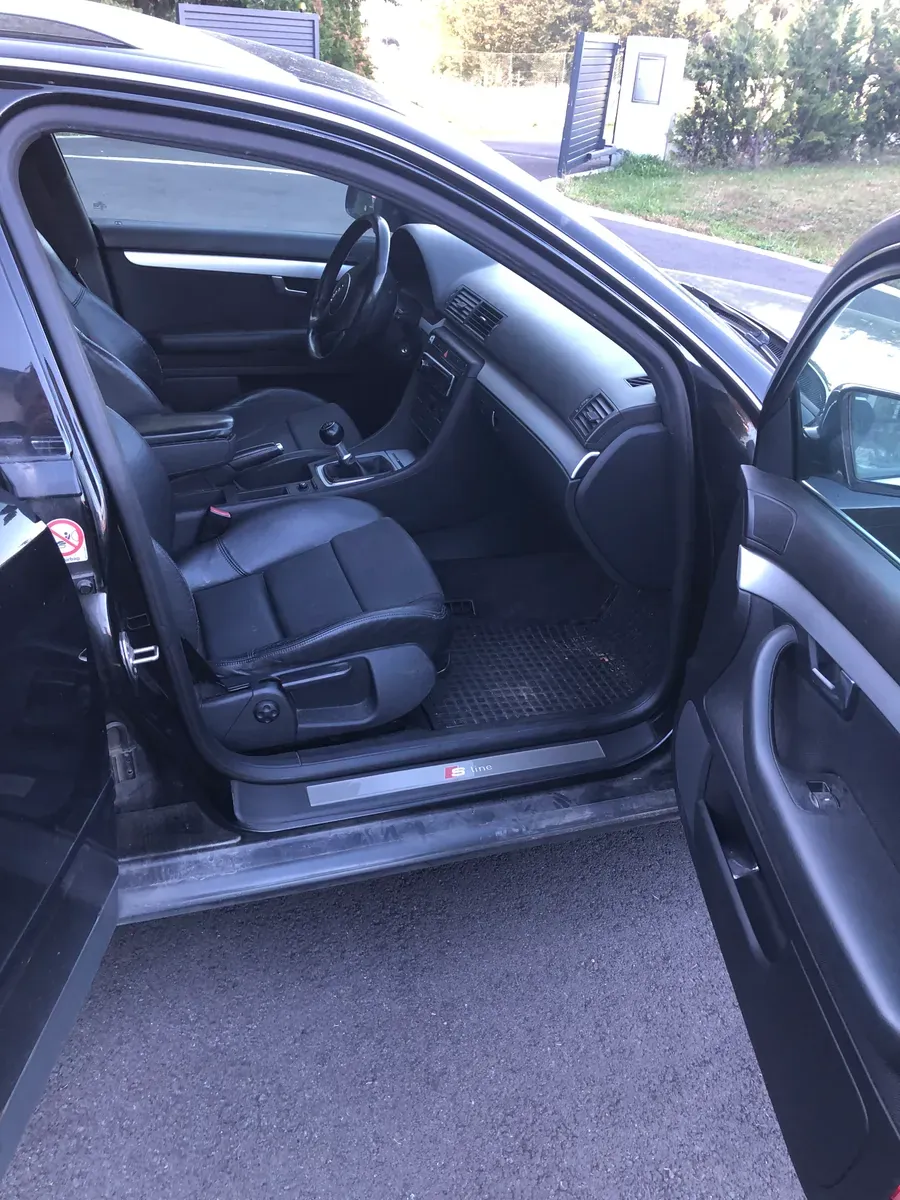Audi A4 2004 photo 3