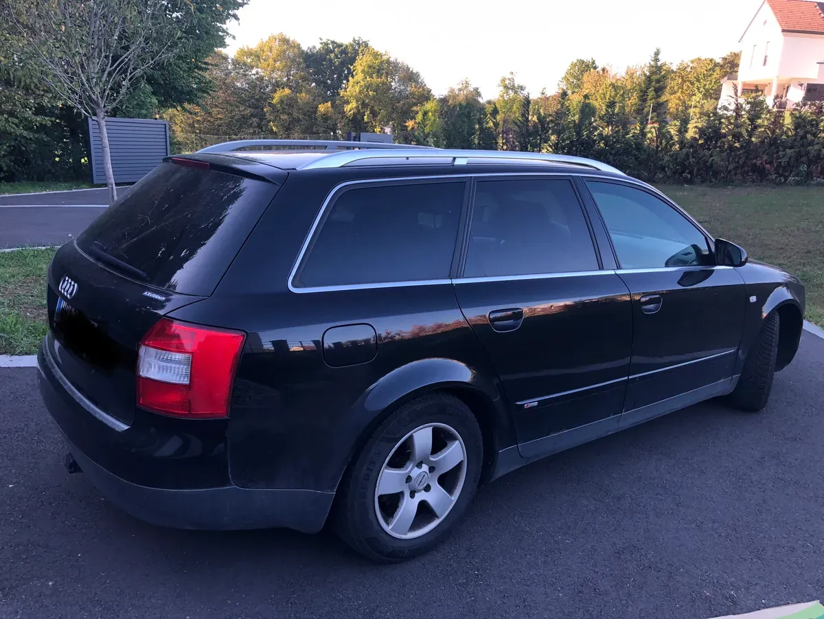 Audi A4 2004 photo 2