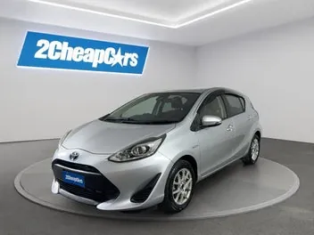 Toyota Aqua 2017 photo 2