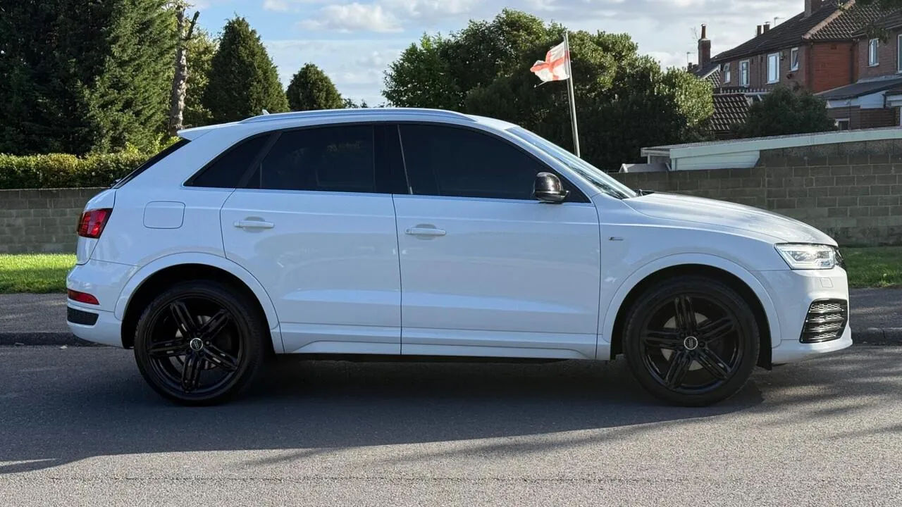 Audi Q3 2016 photo 2