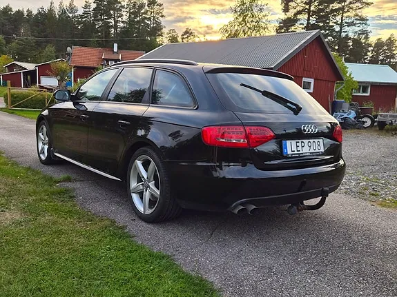 Audi A4 2011 photo 4