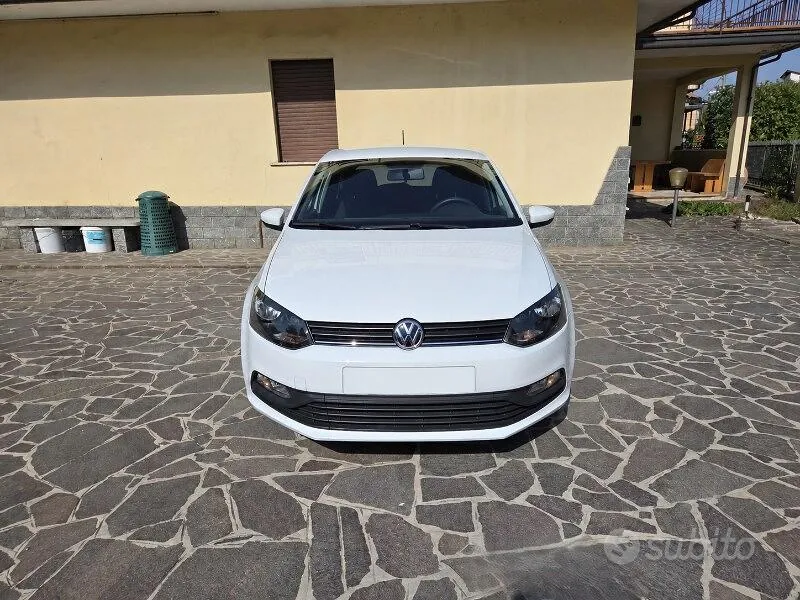 Volkswagen Polo 2015 photo 2