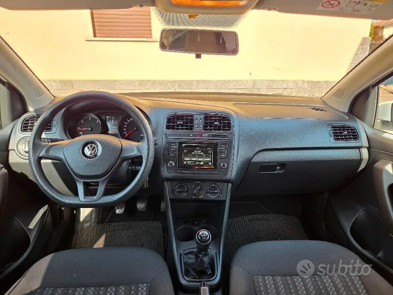 Volkswagen Polo 2015 photo 4