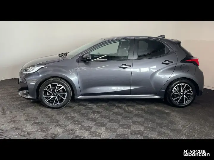 Toyota Yaris 2022 photo 2