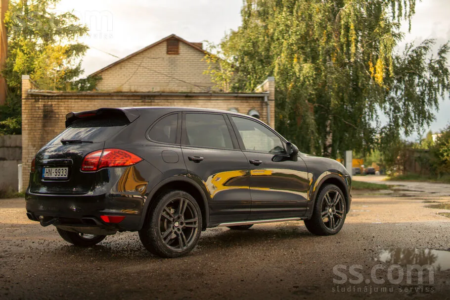 Porsche Cayenne 2011 photo 4