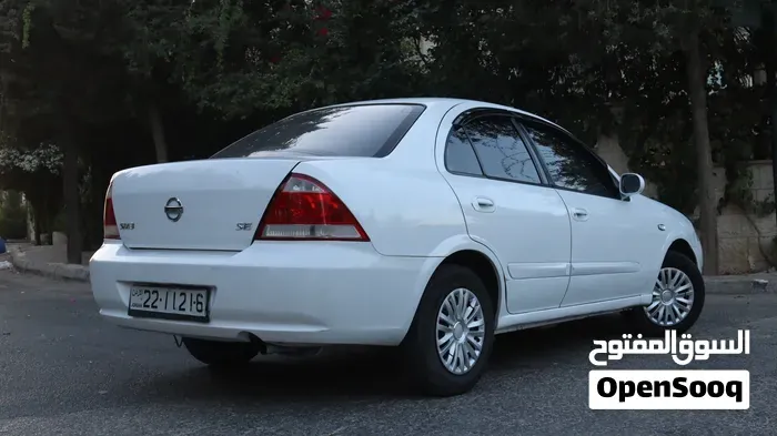Nissan Sunny 2011 photo 2