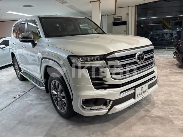 Toyota Land Cruiser Sahara 2026 photo 5