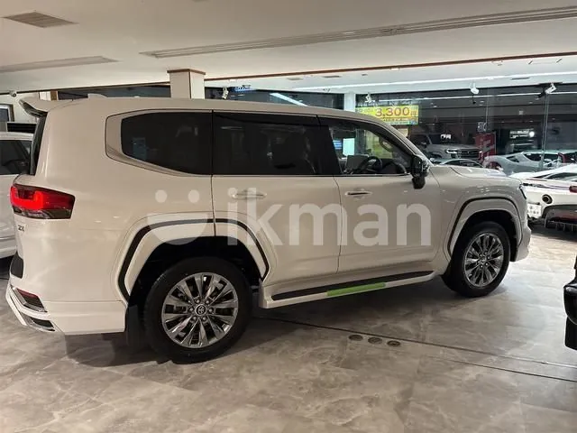 Toyota Land Cruiser Sahara 2026 photo 2