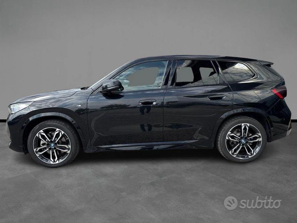 BMW Ix1 2023 photo 3