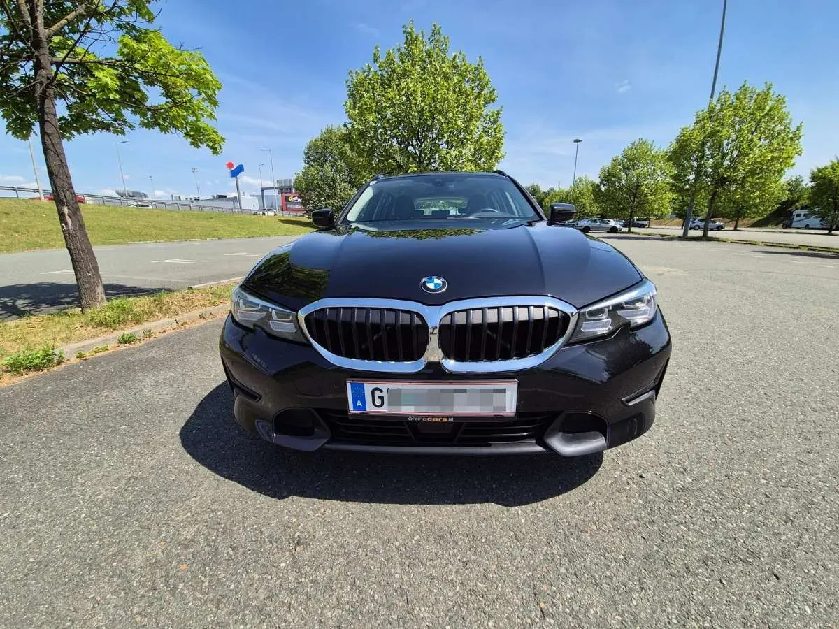 BMW 3 Series 2021 photo 3
