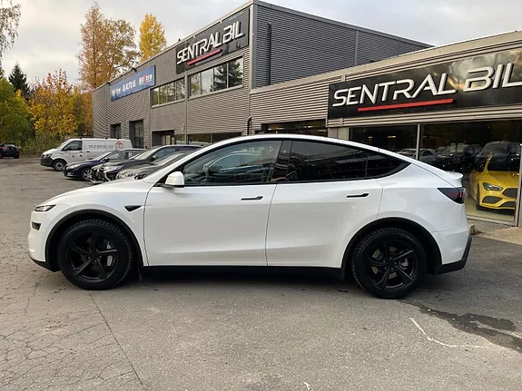 Tesla Model Y 2025 photo 5