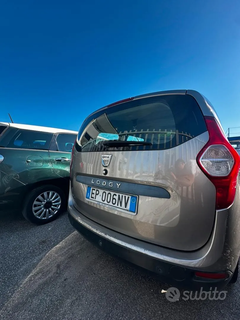 Dacia Lodgy 2013 photo 3