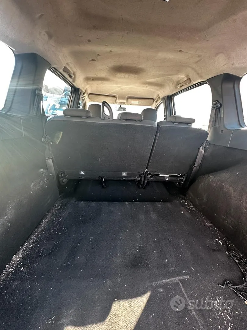 Dacia Lodgy 2013 photo 5
