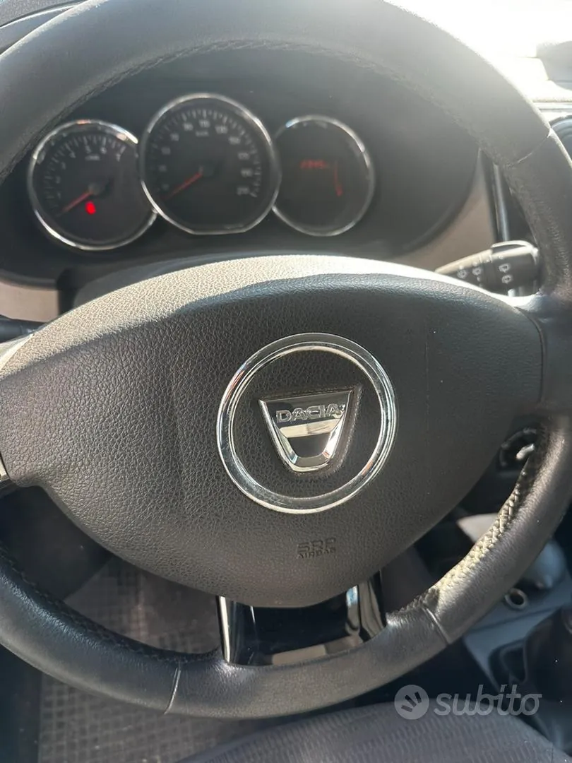 Dacia Lodgy 2013 photo 2