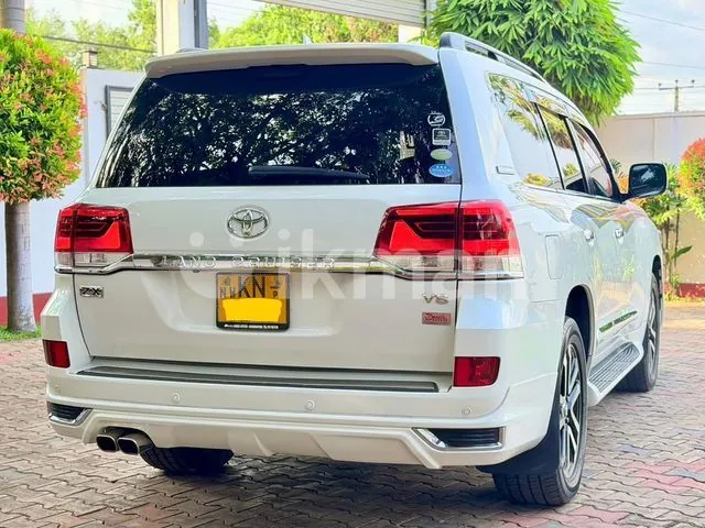 Toyota Land Cruiser 2010 photo 3