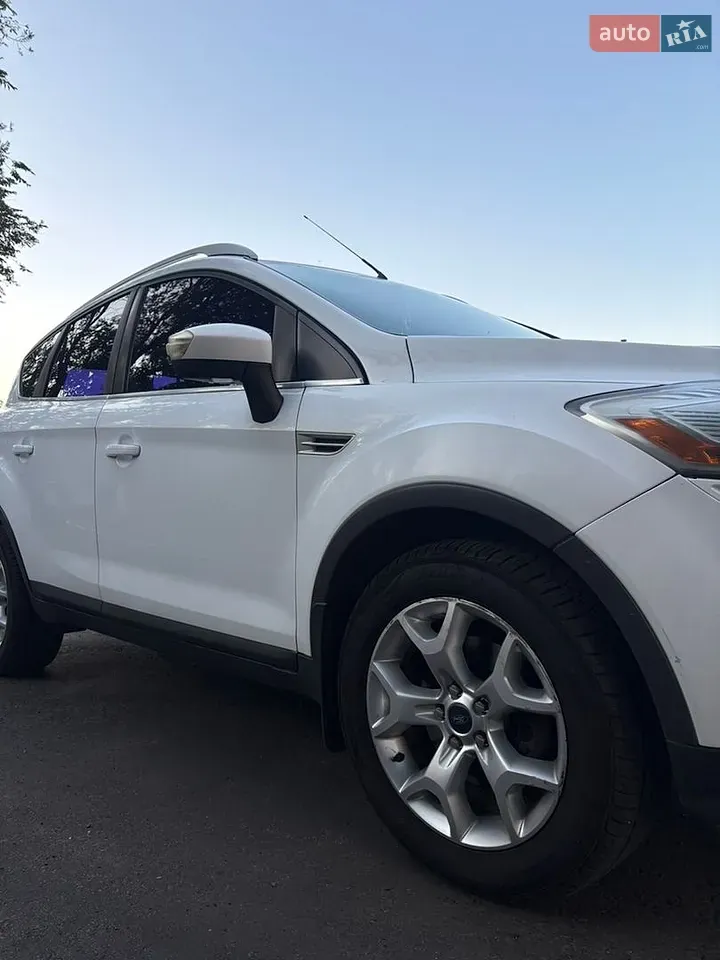 Ford Kuga 2010 photo 5