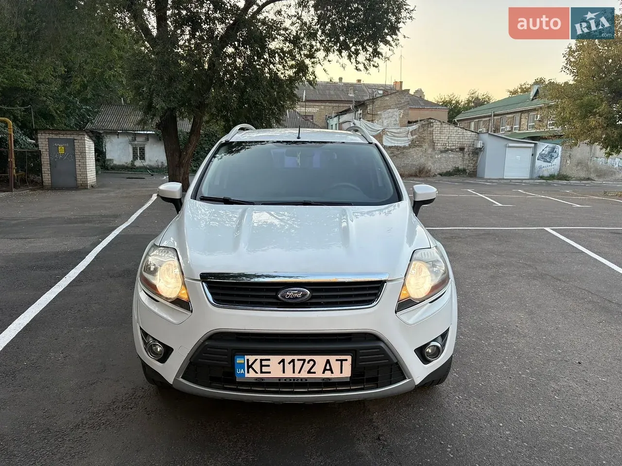 Ford Kuga 2010 photo 2
