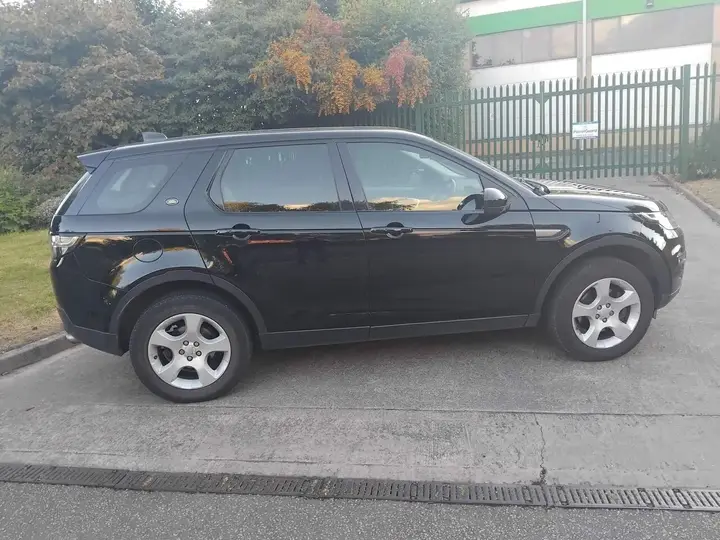 Land Rover Discovery Sport 2017 photo 4