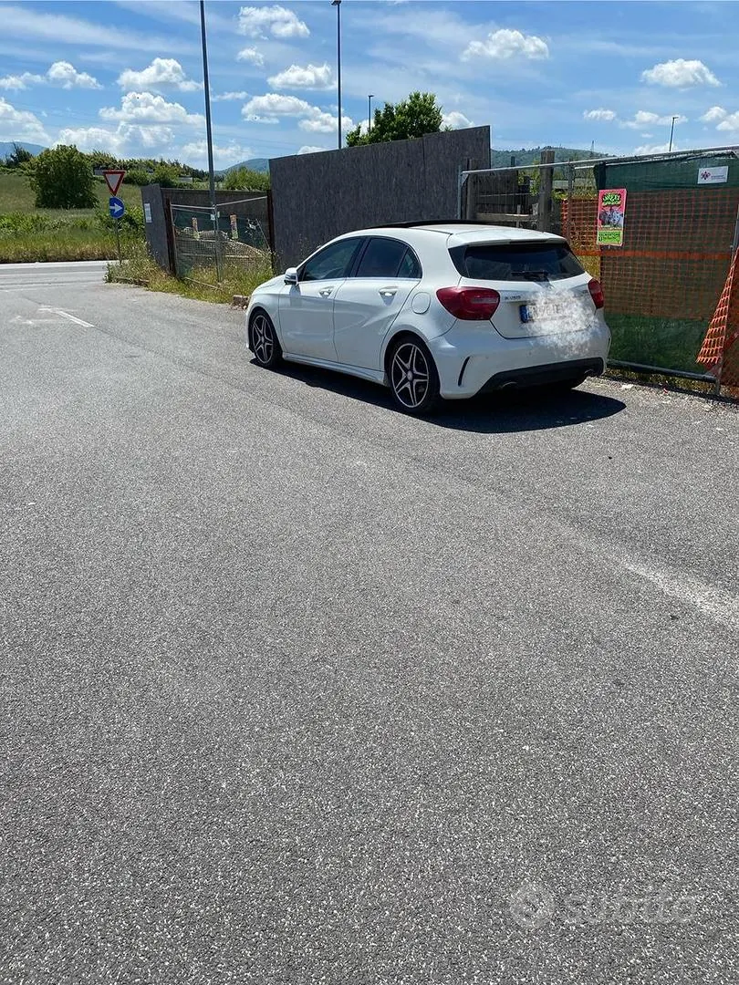 Mercedes-Benz A-Class 2012 photo 2