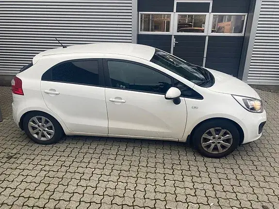 Kia Rio 2014 photo 2