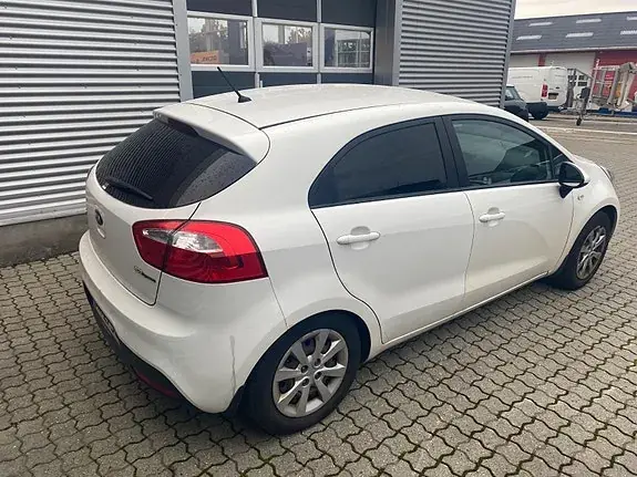 Kia Rio 2014 photo 3