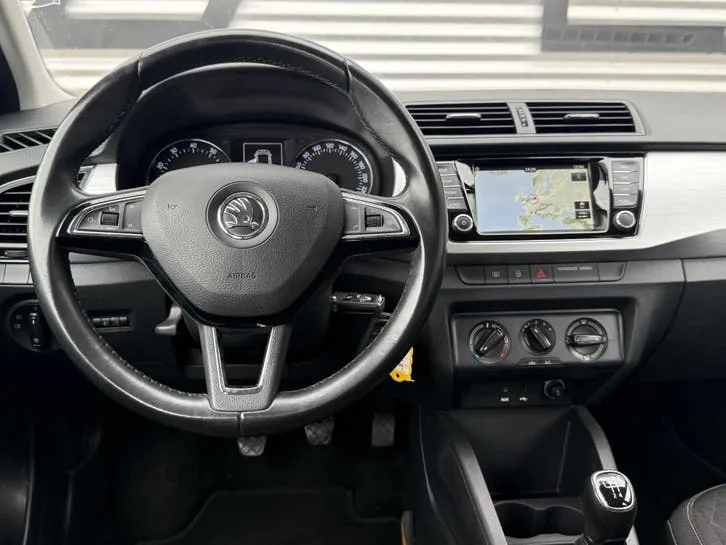 Skoda Fabia 2017 photo 2