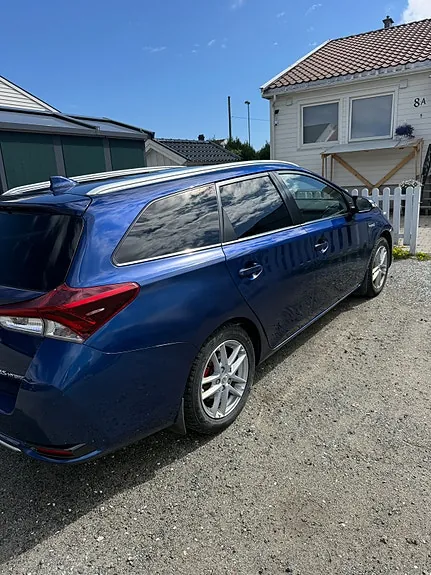 Toyota Auris 2015 photo 3
