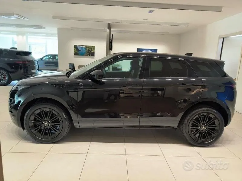 Land Rover Range Rover Evoque 2026 photo 2