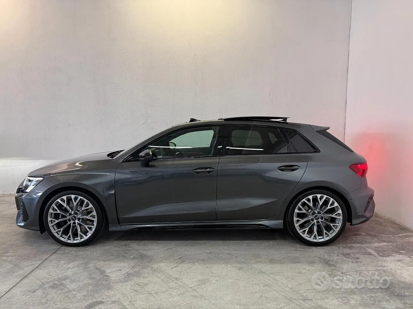 Audi Rs3 Sportback 2024 photo 2