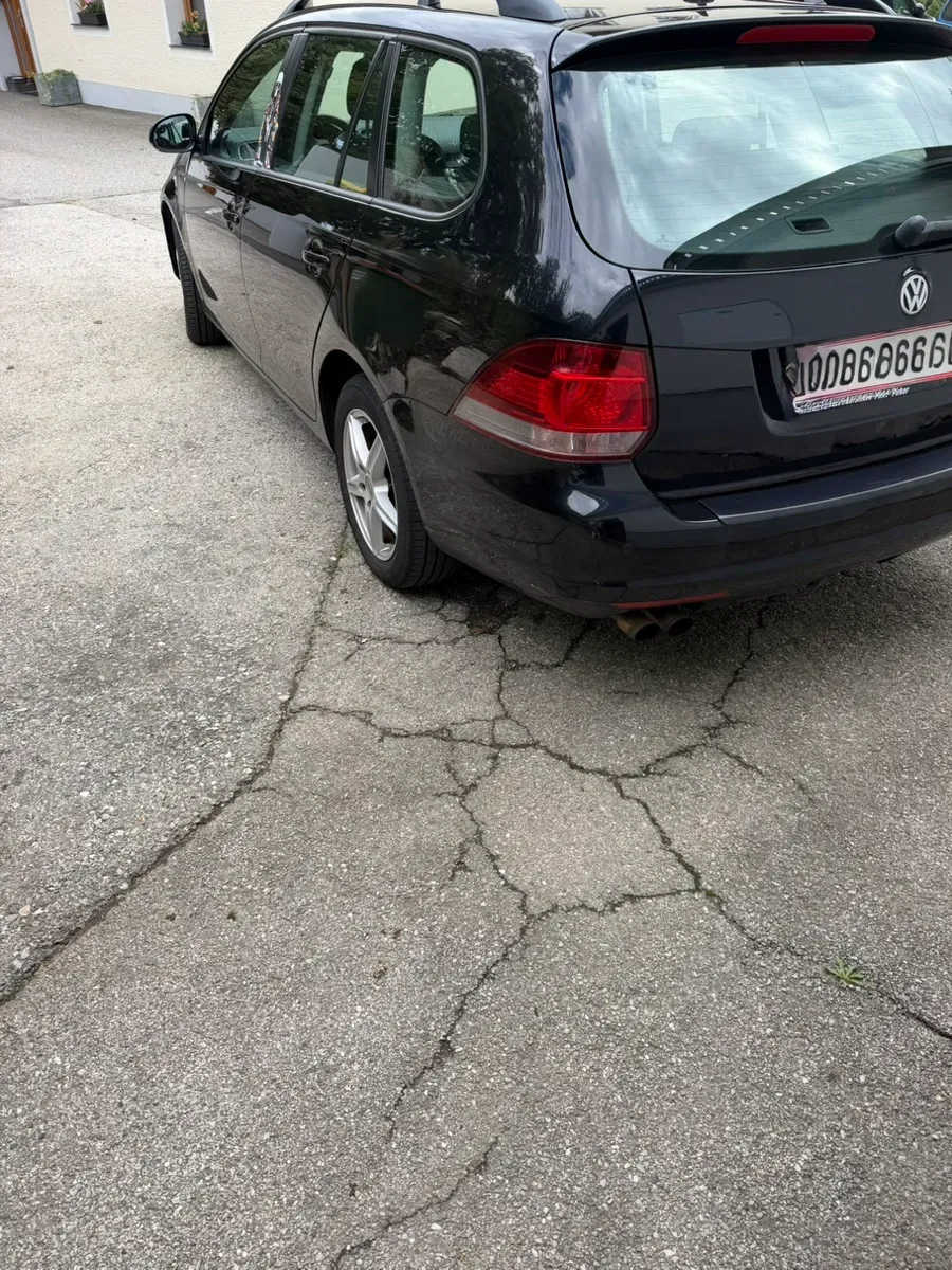 Volkswagen Golf 2010 photo 3