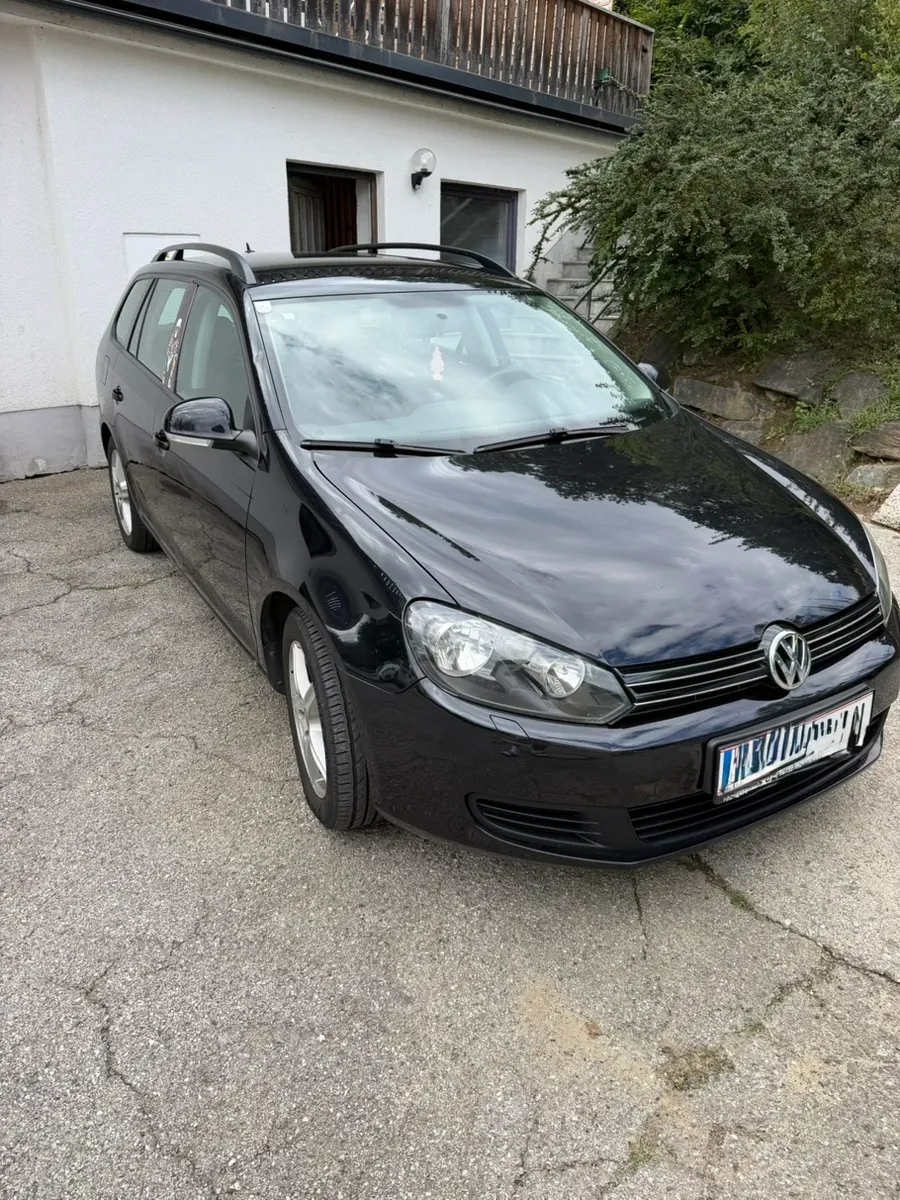 Volkswagen Golf 2010 photo 2