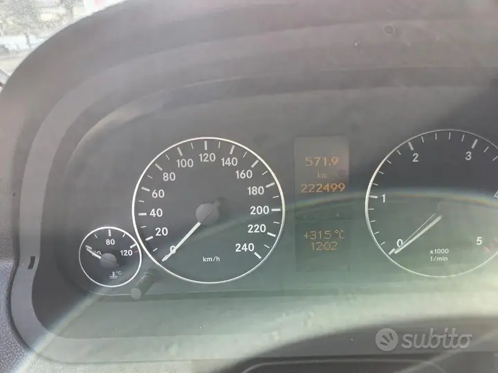 Mercedes-Benz A 2010 photo 4