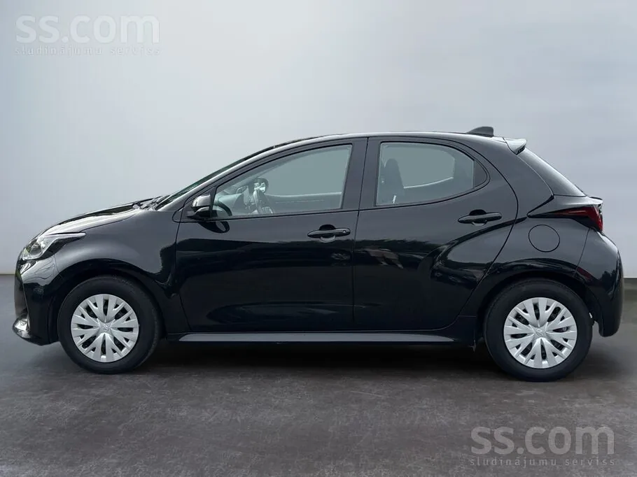 Toyota Yaris 2022 photo 2
