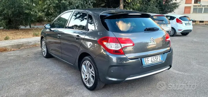 Citroen C4 2011 photo 2