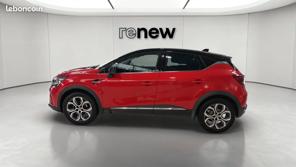 Renault Captur 2023 photo 2