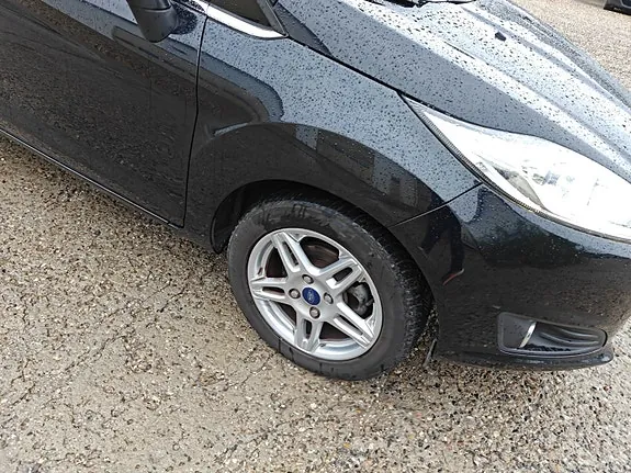 Ford Fiesta 2014 photo 4