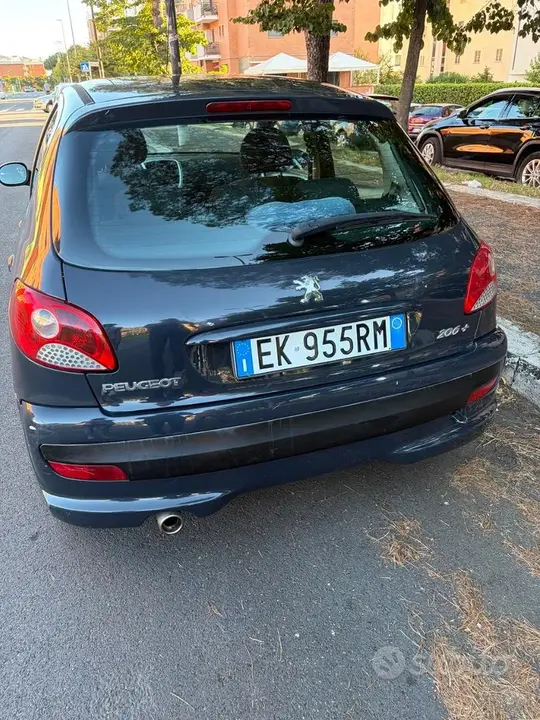 Peugeot 206 2011 photo 4
